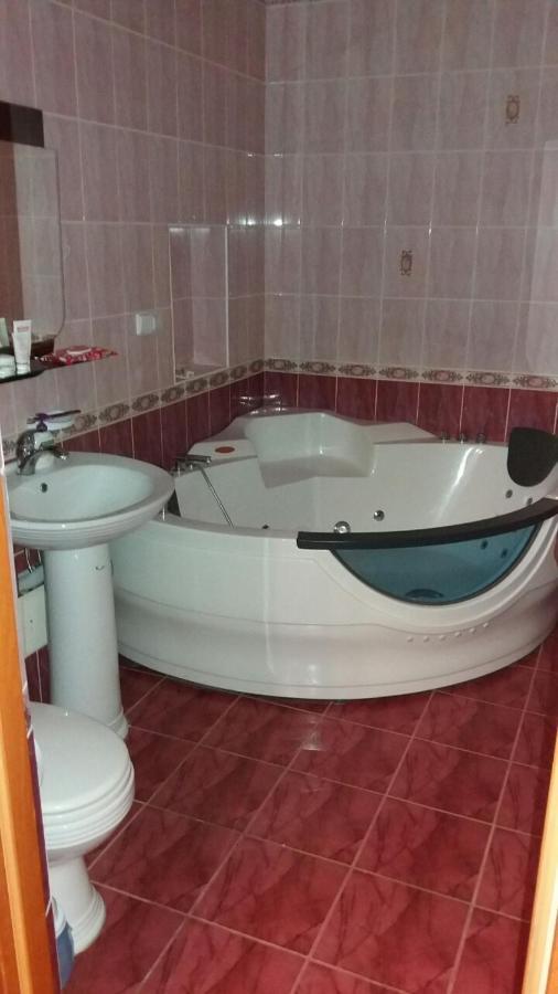 Hotel Tropicana Svitlovodsʼk Habitación foto
